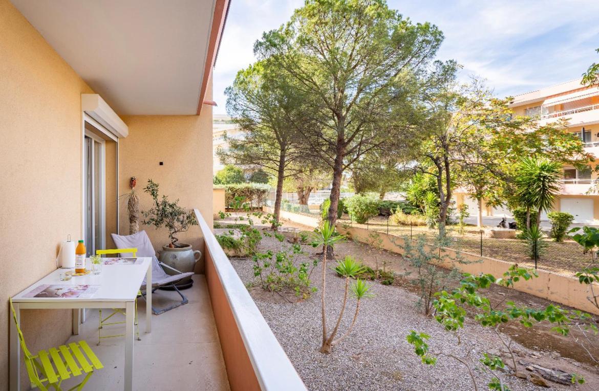 Joli T2 Tres Proche De La Plage De Fréjus Exteriér fotografie