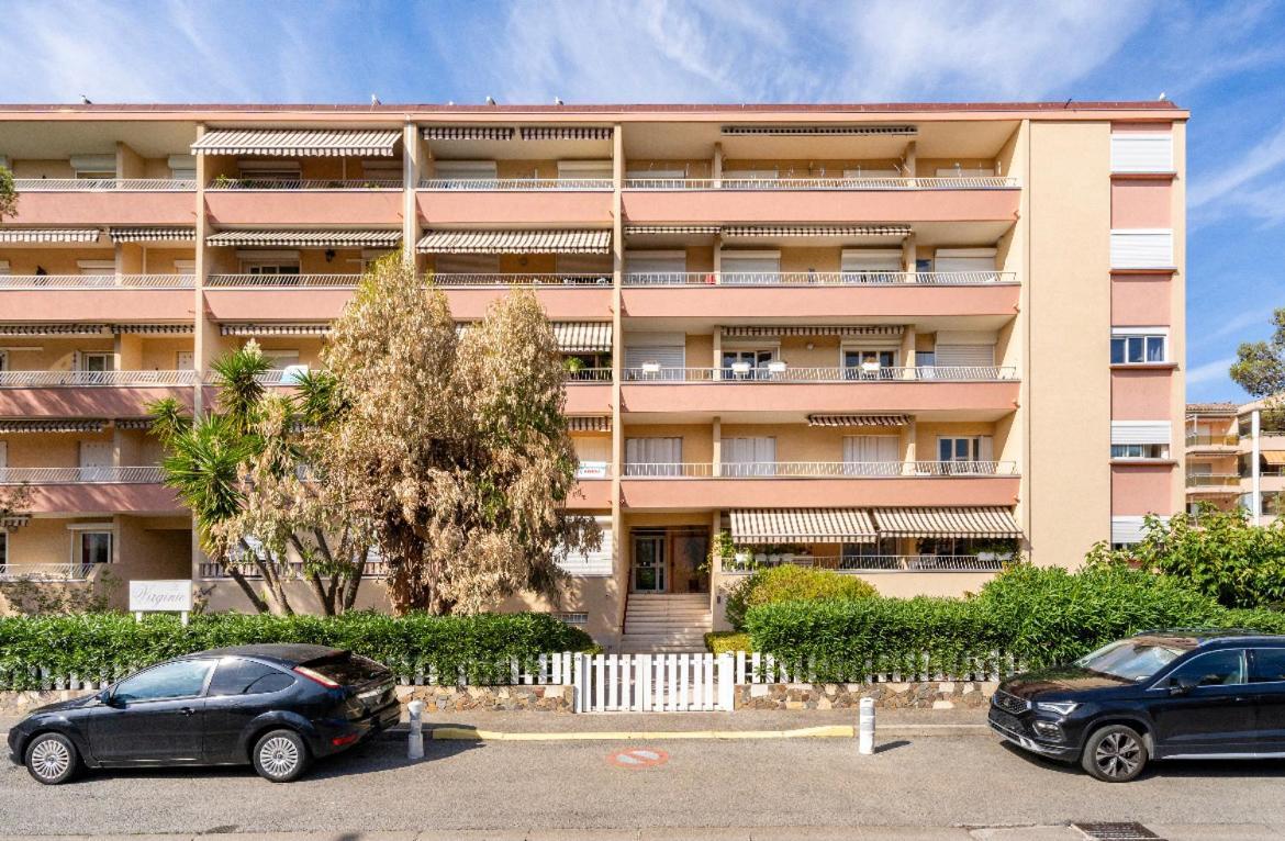 Joli T2 Tres Proche De La Plage De Fréjus Exteriér fotografie