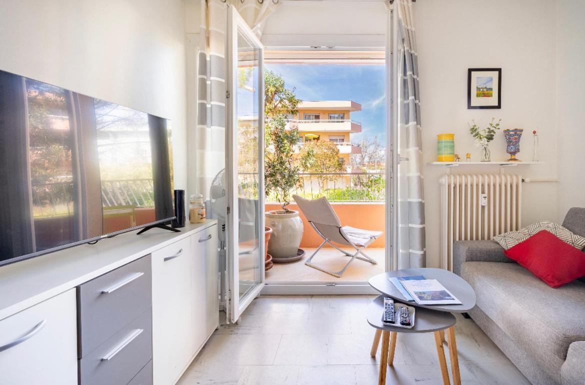 Joli T2 Tres Proche De La Plage De Fréjus Exteriér fotografie